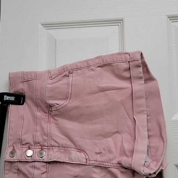 Tinseltown High Rise Shorts - Picture 4 of 12